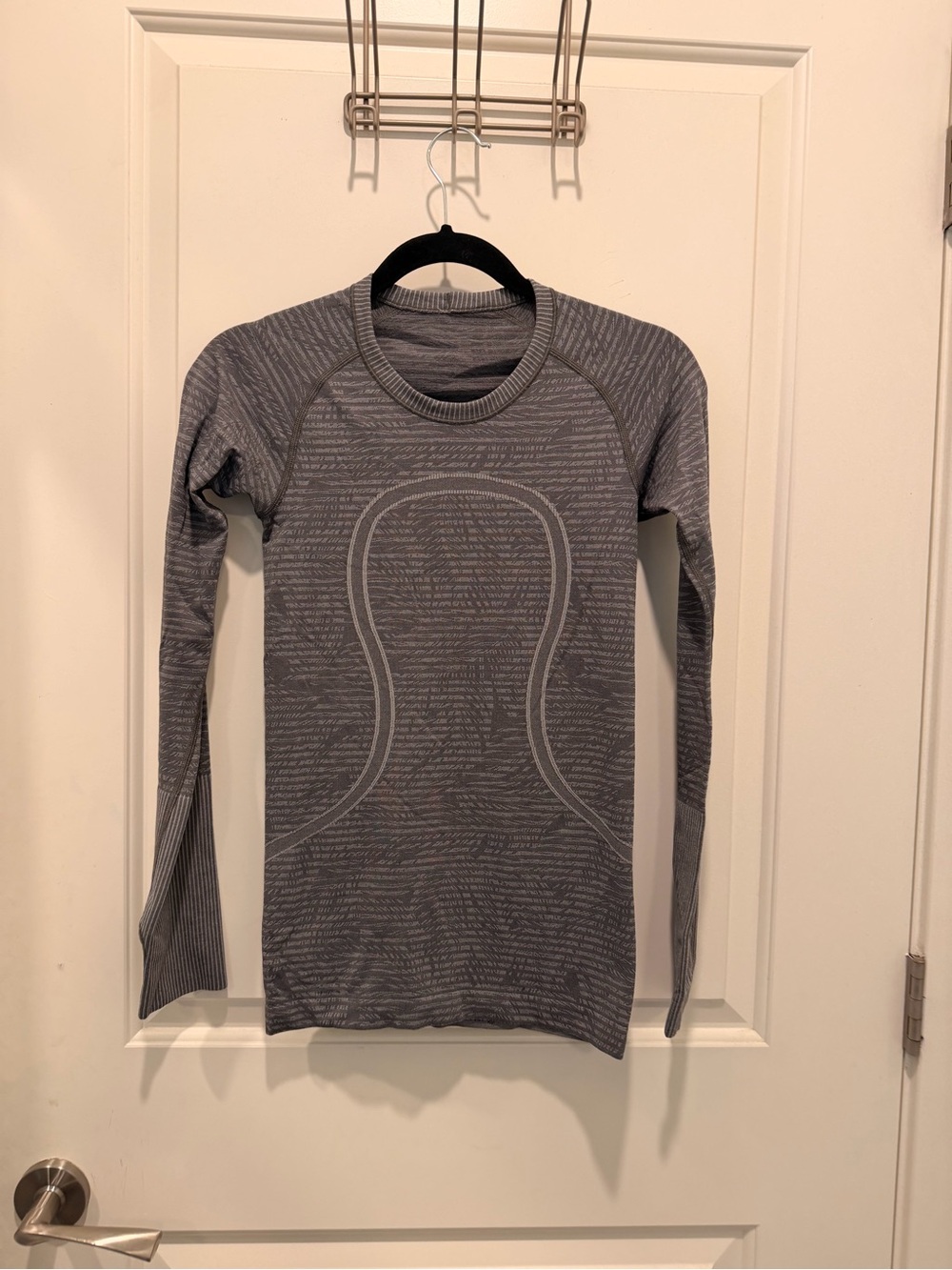 Lululemon Swiftly Tech Long Sleeve Shirt 2.0 Size 2 Grey